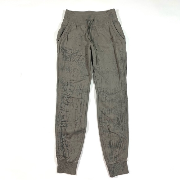 Lululemon Warm Down Jogger Sweats Thread Dye Rover Black - Picture 2 of 8
